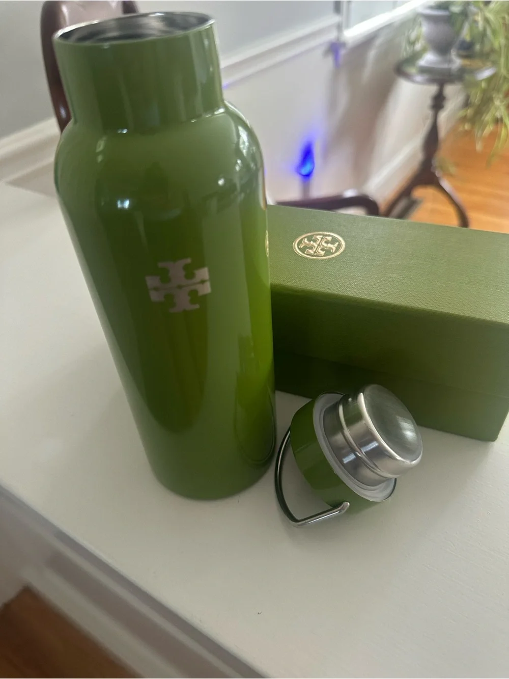 NWT Tory Burch Olive Green Logo Stainless Steel Water Bottle in gift box